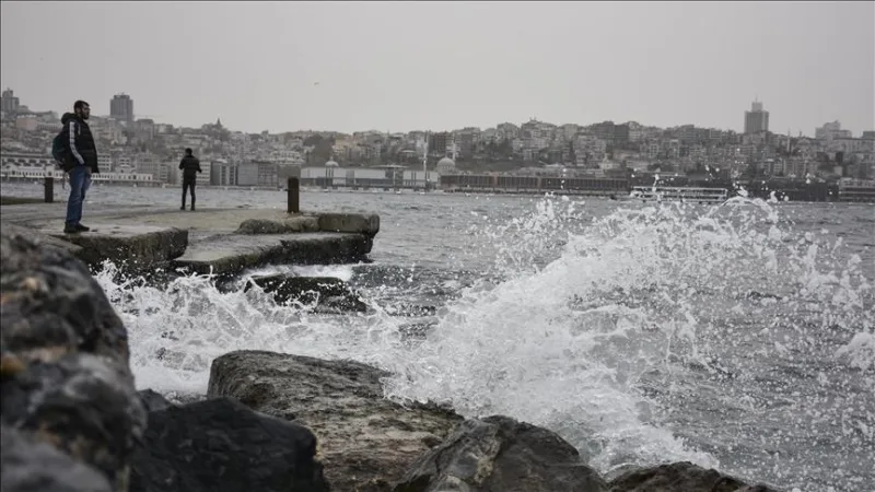 Avis de forte tempête pour les mers, selon la météorologie